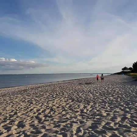 3 Person In Sydals-by Traum