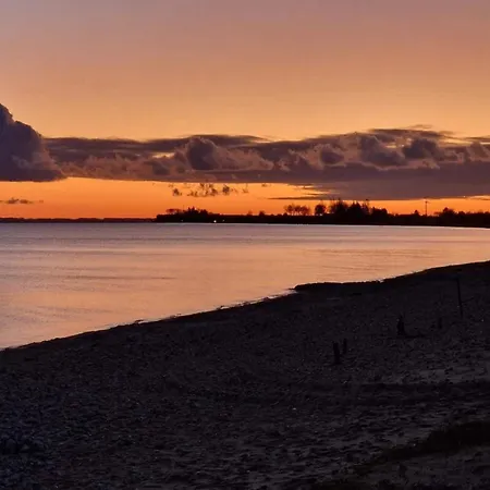 3 Person In Sydals-by Traum *