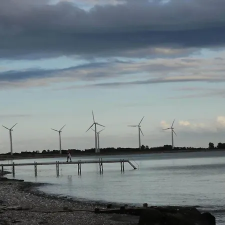 3 Person In Sydals-by Traum