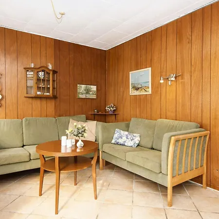 3 Person In Sydals-by Traum *